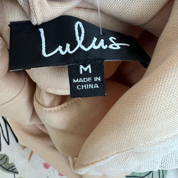 NWT! Lulus Romantic Moment Nude Mesh Maxi Dress Back Zip Lined Back Zip Size M - Picture 12 of 12